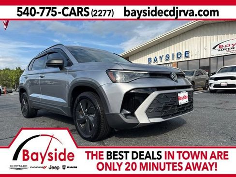 Used 2025 Volkswagen Taos S FWD image 1