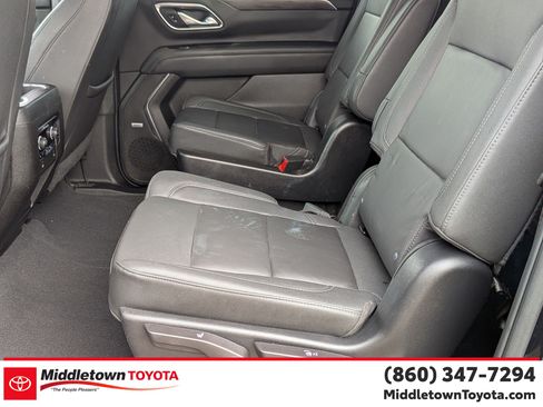 Used 2022 Chevrolet Suburban LT w/ Luxury Package AWD/4WD image 34