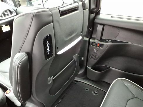 New 2026 Chrysler Pacifica Limited image 34