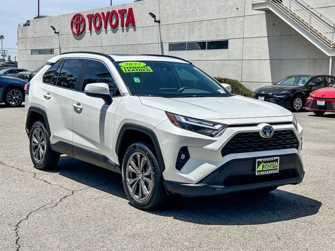 Used 2022 Toyota RAV4 XLE Premium AWD/4WD image 3