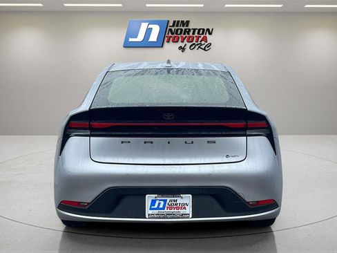 Used 2024 Toyota Prius LE image 6