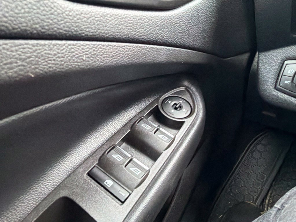 Used 2019 Ford Escape SEL AWD/4WD image 18
