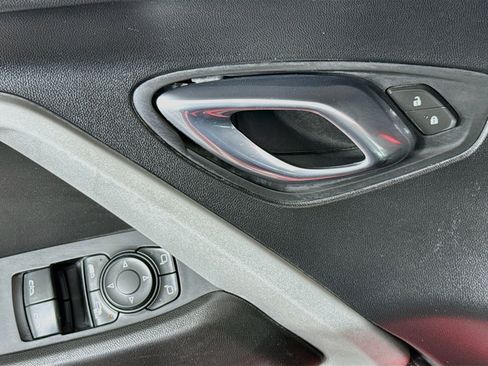 Used 2020 Chevrolet Camaro LT RWD image 35