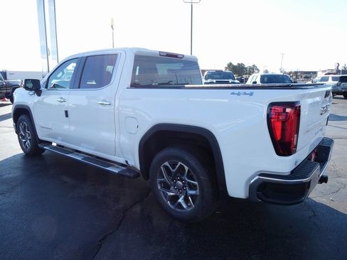 New 2026 GMC Sierra 1500 SLT w/ SLT Premium Package AWD/4WD image 9