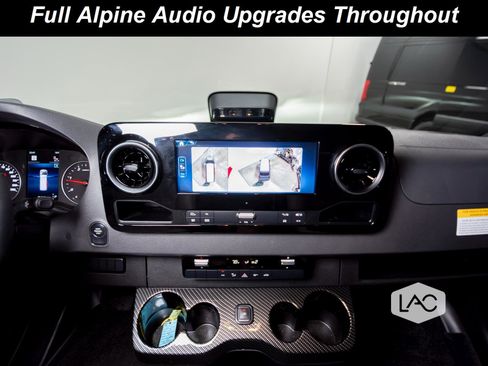 Used 2025 Mercedes-Benz Sprinter 2500 image 32