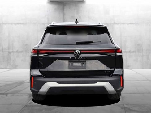 Used 2025 Volkswagen Tiguan S AWD/4WD image 6