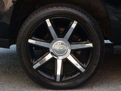 Used 2016 Cadillac Escalade Premium image 13