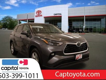 Used 2024 Toyota Highlander LE