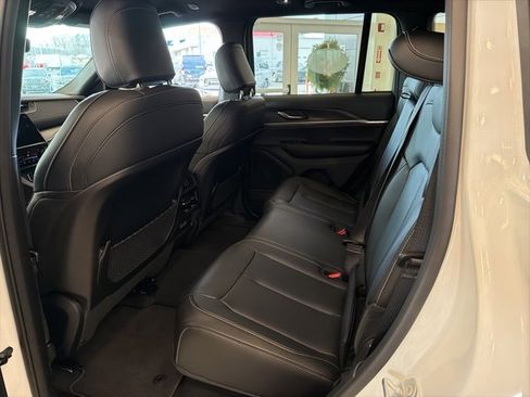 New 2025 Jeep Grand Cherokee Limited image 7