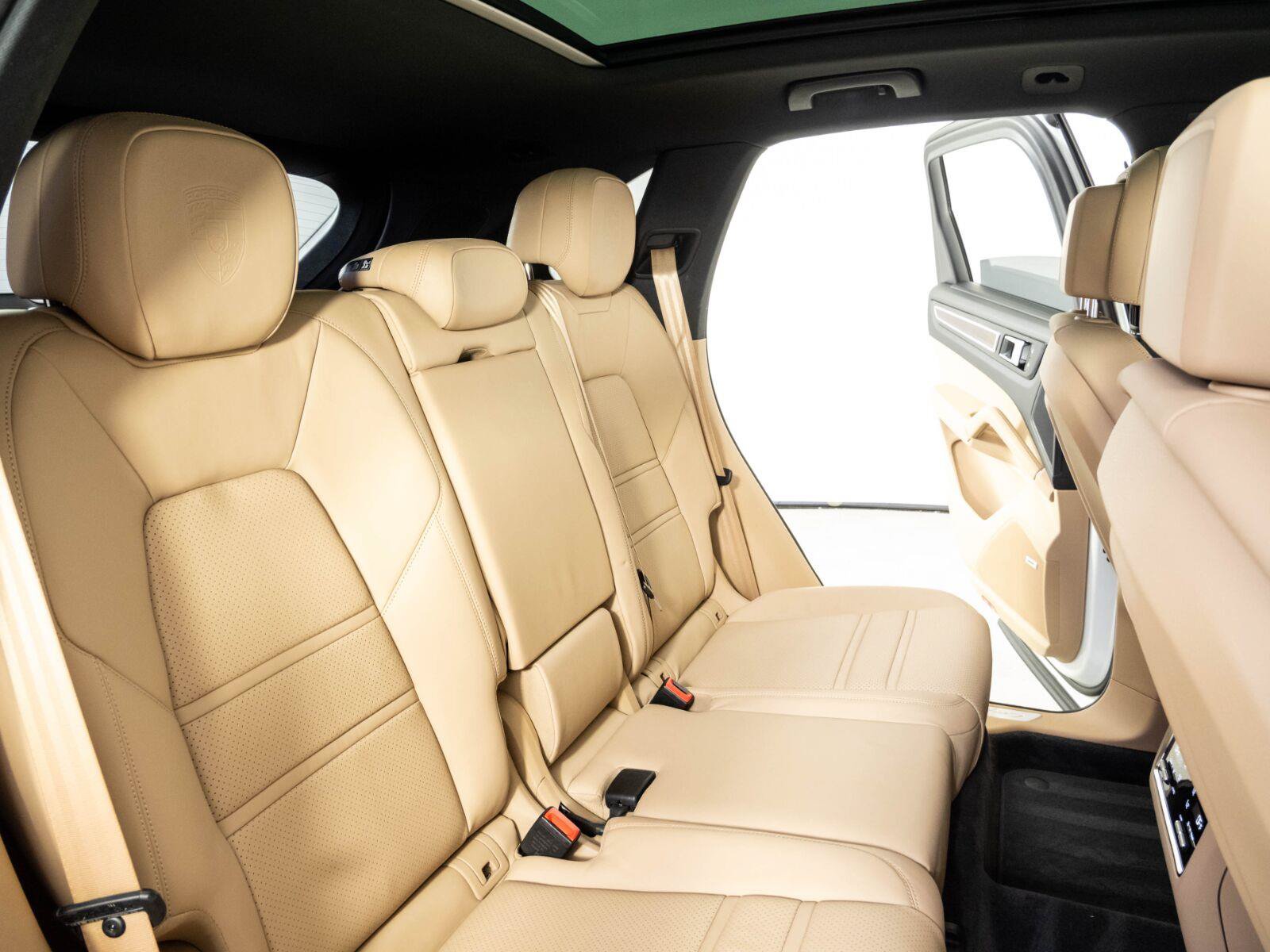 Certified 2023 Porsche Cayenne Platinum Edition AWD/4WD image 22