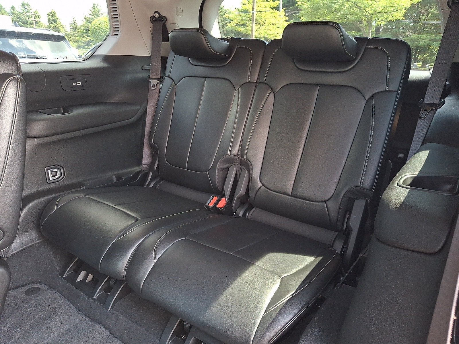 Used 2023 Jeep Grand Cherokee L Limited AWD/4WD image 11