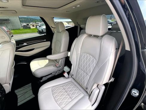 Used 2022 Buick Enclave Avenir w/ Avenir Technology Package AWD/4WD image 26