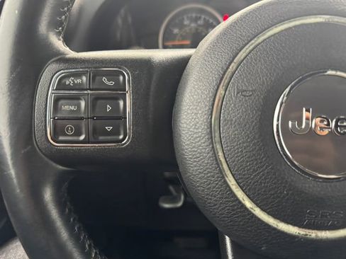 Used 2016 Jeep Wrangler Unlimited Sahara image 22