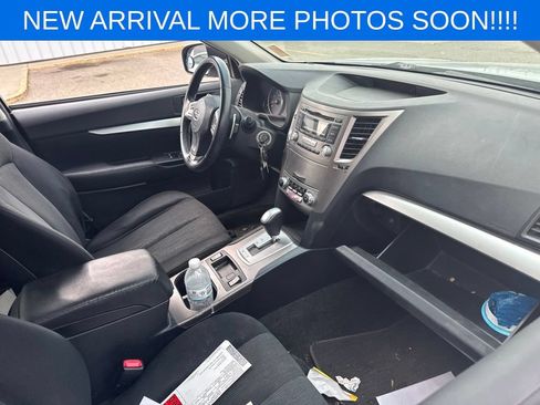 Used 2013 Subaru Outback 2.5i Premium w/ All-Weather Pkg AWD/4WD image 11