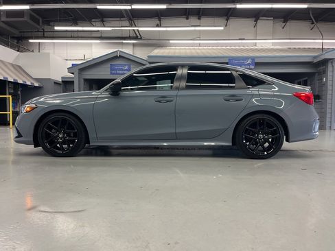 Used 2023 Honda Civic Sport image 4