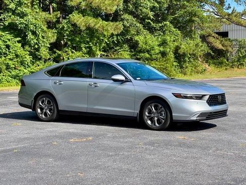 Used 2023 Honda Accord EX-L image 10