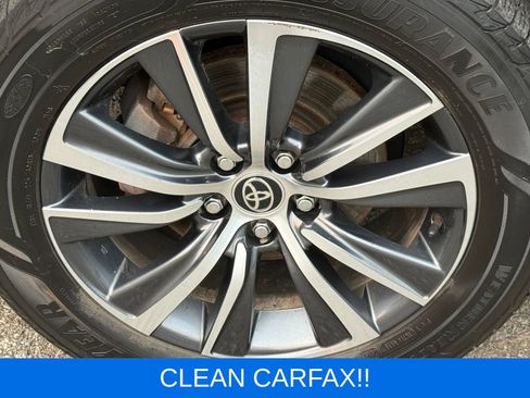 Used 2022 Toyota Venza LE AWD/4WD image 14