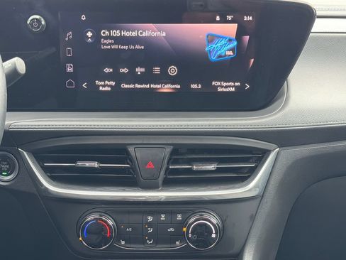 Certified 2024 Buick Encore GX Preferred w/ Comfort Package FWD image 20