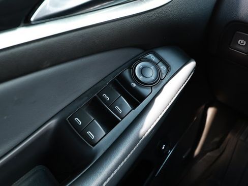 Used 2022 Buick Enclave Essence w/ Sound and Sites Package FWD image 21