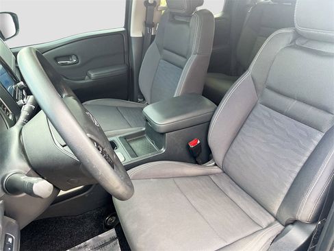 Used 2022 Nissan Frontier SV image 19