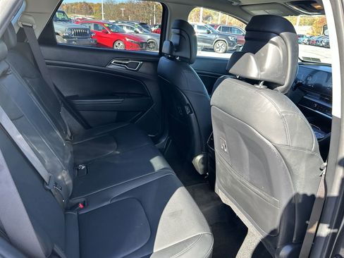 Used 2023 Kia Sportage EX image 17