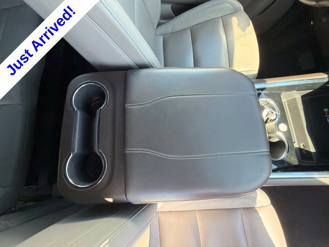 Used 2025 Chevrolet Suburban LT RWD image 28
