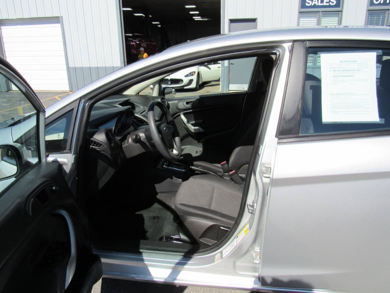 Used 2012 Ford Fiesta SE FWD image 12