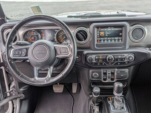 Used 2020 Jeep Wrangler Unlimited Sahara w/ Cold Weather Group AWD/4WD image 22