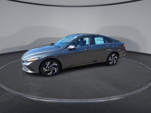 New 2026 Hyundai Elantra Limited FWD image 5