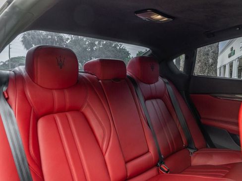 Used 2018 Maserati Quattroporte S GranSport image 26