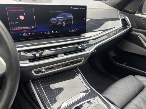 Used 2024 BMW X7 xDrive40i w/ M Sport Package AWD/4WD image 27