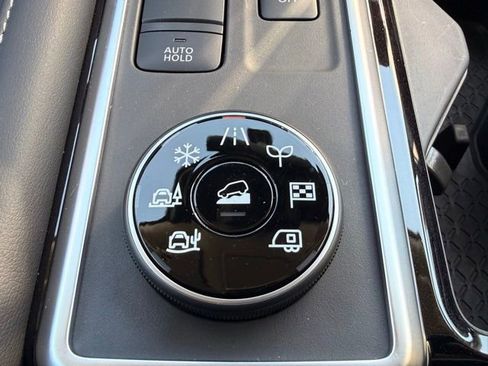 New 2026 Nissan Pathfinder SL image 30