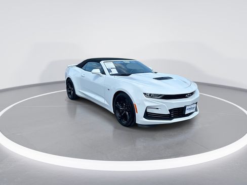 Used 2022 Chevrolet Camaro SS RWD image 2