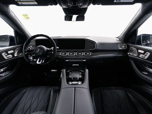 Used 2025 Mercedes-Benz GLS 63 AMG 4MATIC image 23