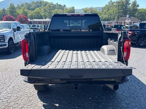Used 2022 GMC Sierra 2500 AT4 w/ AT4 Premium Plus Package AWD/4WD image 7