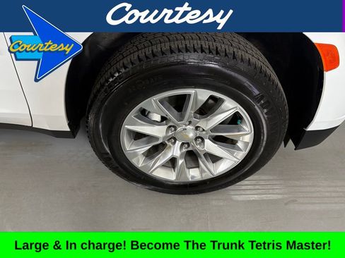 Used 2023 Chevrolet Suburban Premier image 10