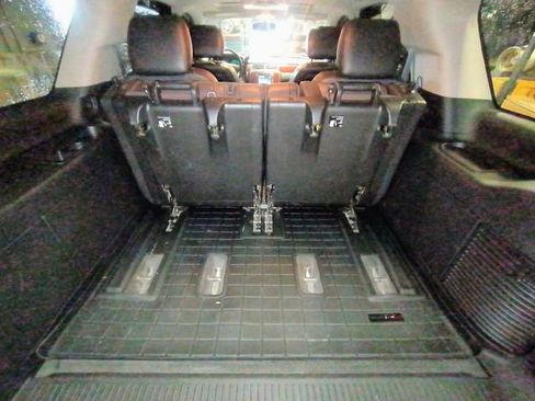 Used 2012 Chevrolet Tahoe LTZ RWD image 61