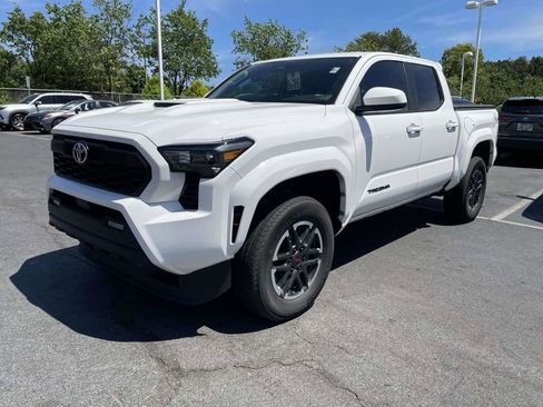 Used 2024 Toyota Tacoma TRD Sport RWD image 9