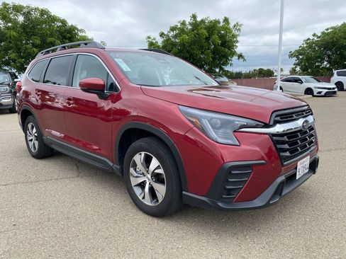 Used 2025 Subaru Ascent Premium AWD/4WD image 3