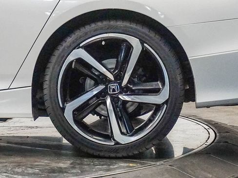 Used 2019 Honda Accord Sport image 10