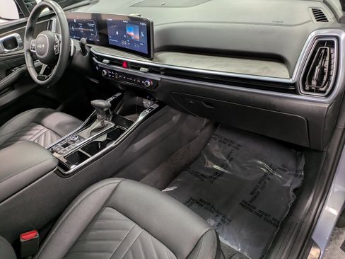 Certified 2024 Kia Sorento SX Prestige image 29