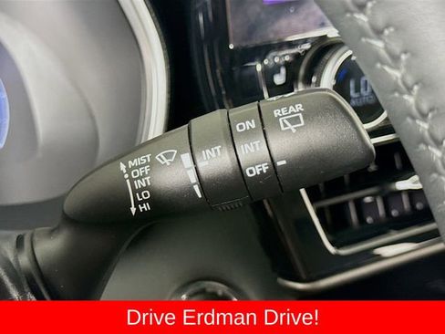 Used 2023 Toyota Highlander Limited AWD/4WD image 16