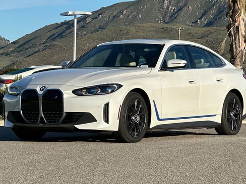 Used 2023 BMW i4 eDrive40 w/ Premium Package image 7