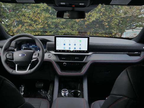 New 2026 Ford Explorer ST-Line w/ ST-Line Street Pack image 10