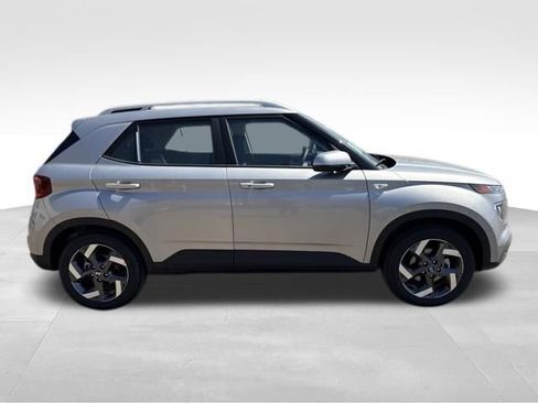 New 2026 Hyundai Venue SEL FWD image 6