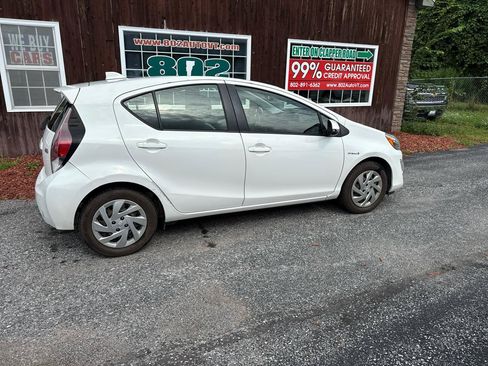 Used 2015 Toyota Prius C One FWD image 9