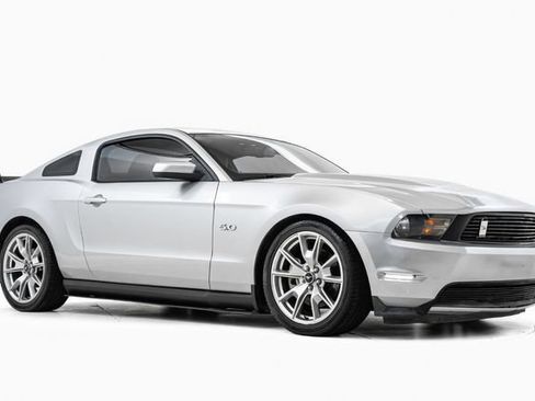 Used 2011 Ford Mustang GT Premium w/ 401A Rapid Spec Order Code RWD image 6