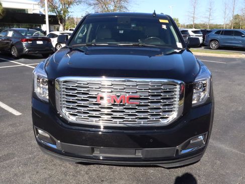 Used 2019 GMC Yukon XL Denali w/ Open Road Package image 3
