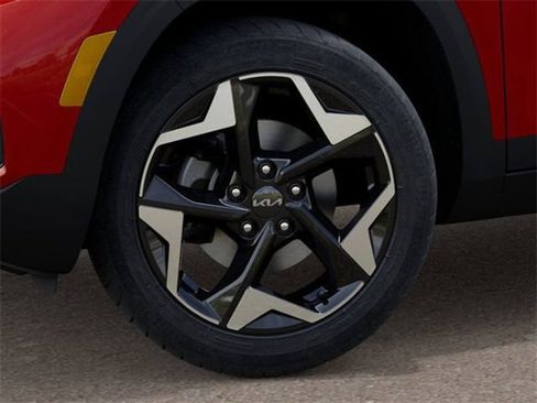 Used 2025 Kia Seltos S FWD image 9