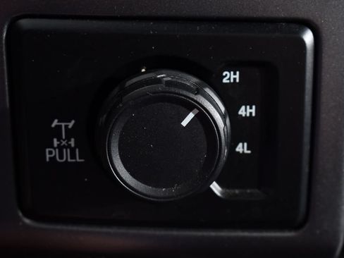 Used 2017 Ford F150 XLT w/ Equipment Group 302A Luxury AWD/4WD image 29